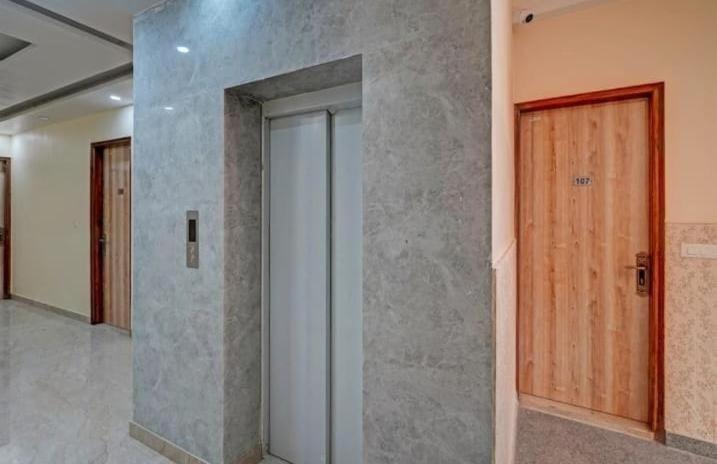 Shourya Hotel And Banquet Noida Dış mekan fotoğraf