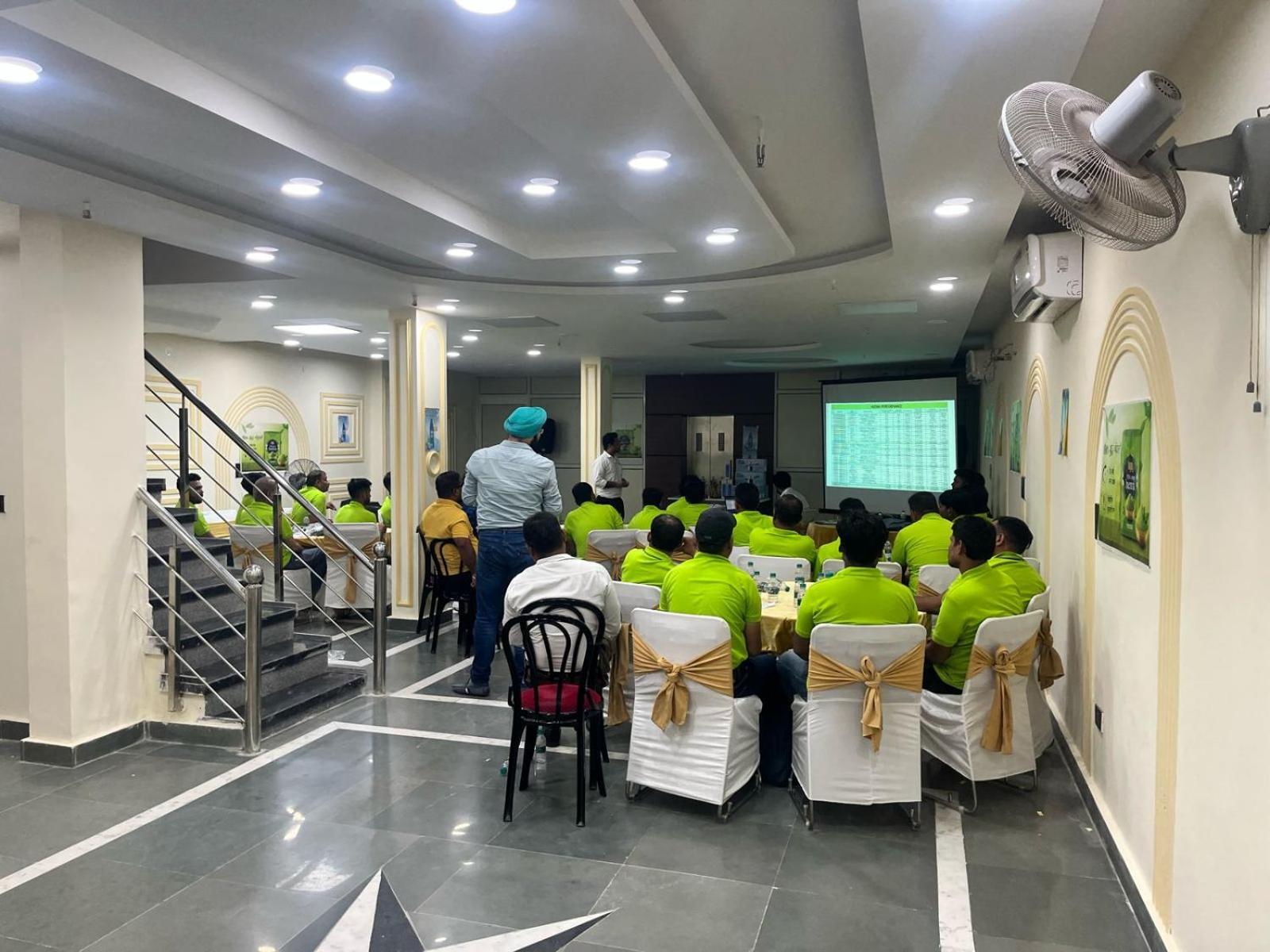 Shourya Hotel And Banquet Noida Dış mekan fotoğraf